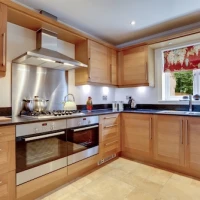 woodgrain kitchen